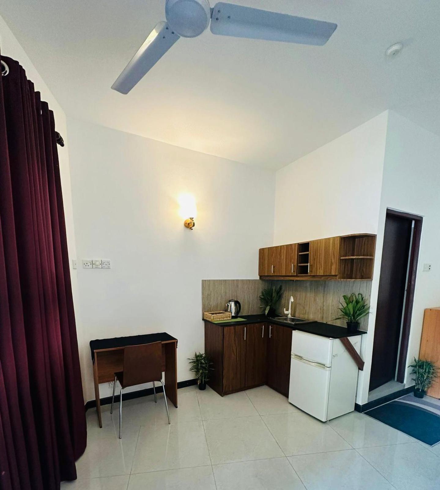 Sera 86 Airport Transit Stay Katunayaka Dış mekan fotoğraf